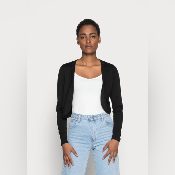 KAFFE ASTRID BOLERO in Black Medium - Picture 1 of 12